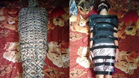 Bungkus kain jarik, utas viral 'pelecehan seksual' .